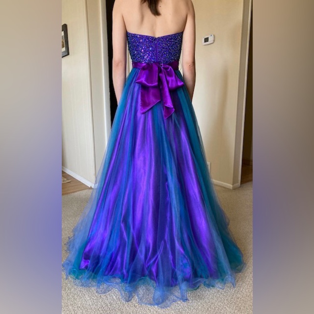 Sean Collection Prom Dress - Picture 11 of 11